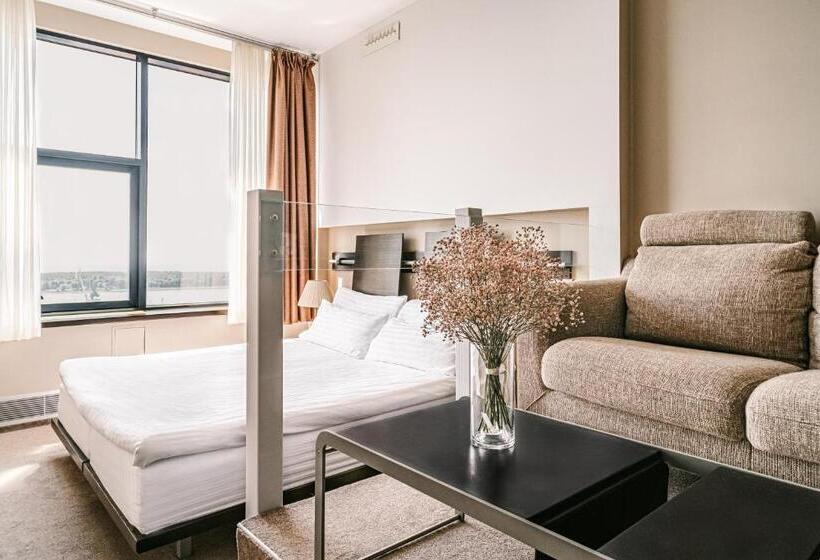 اتاق استاندارد با چشم‌انداز دریاچه, Amberton Hotel Klaipeda