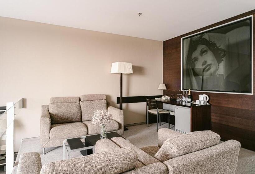 اتاق لوکس با چشم‌انداز دریا, Amberton Hotel Klaipeda