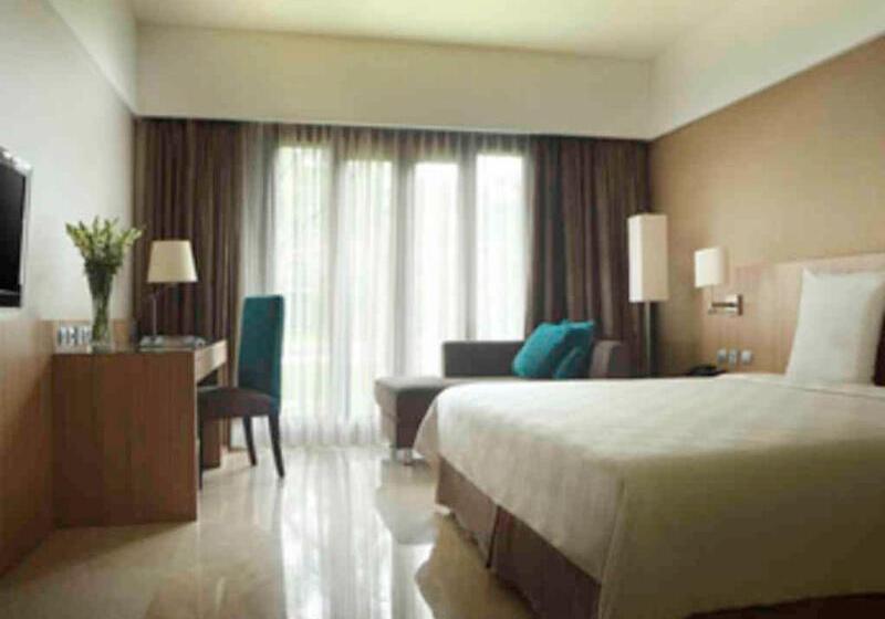 اتاق سوپریور با چشم‌انداز باغ, Grand Tropic Suites Hotel Surabaya