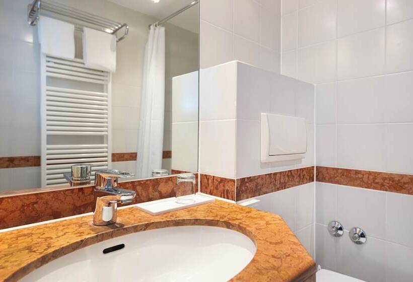 标准单人间, Achat Hotel Magdeburg