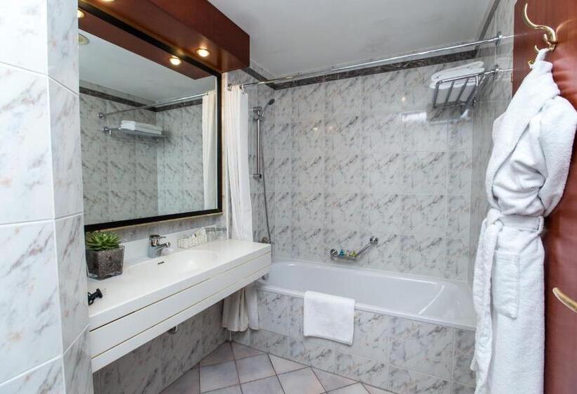 اتاق لوکس با تخت بزرگ, Rahat Palace