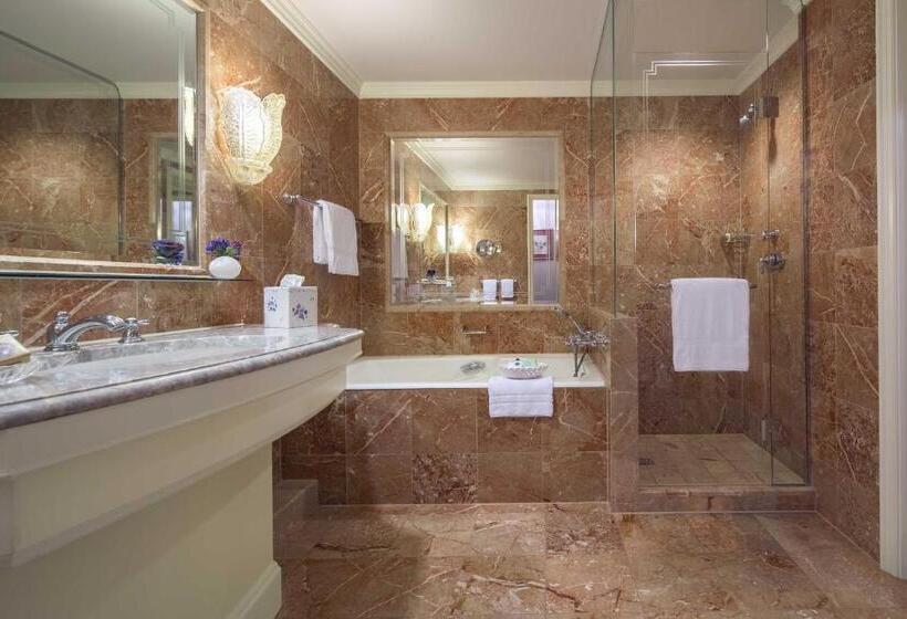 חדר קלאסי מיטת קינג סייז, Regent Berlin, An Ihg