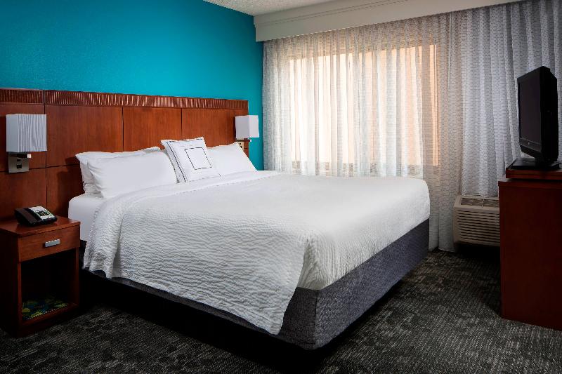 מיטת קינג בסוויטה, Sonesta Select Boca Raton Town Center