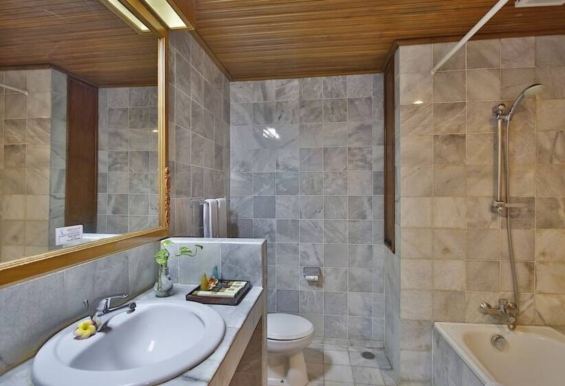 Номер Deluxe Вид на Сад, Jayakarta Hotel Lombok