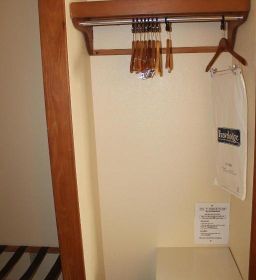 Номер Стандарт 2 Двуспальные Кровати, Travelodge By Wyndham Perry National Fairgrounds Area I 75
