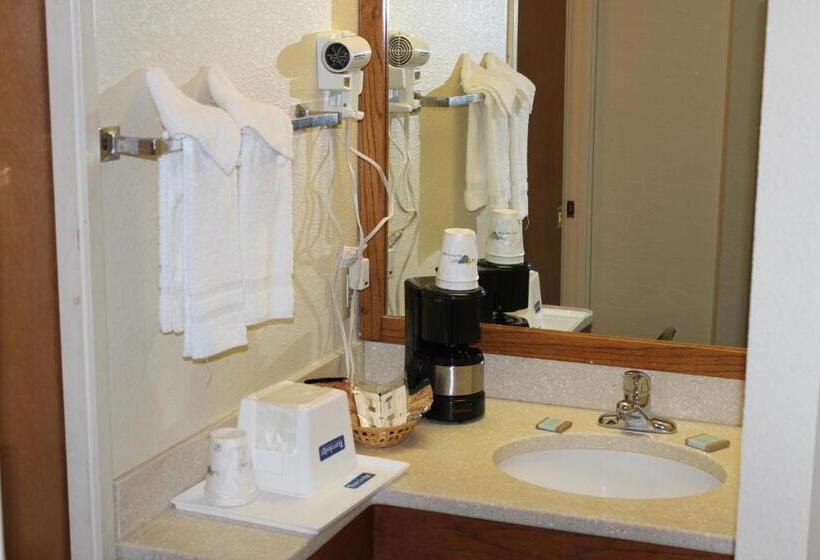 Номер Стандарт, Travelodge By Wyndham Perry National Fairgrounds Area I 75