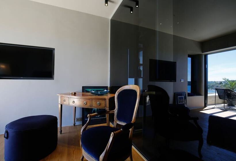 Deluxe Suite Sea View, Boutique Hotel Valsabbion