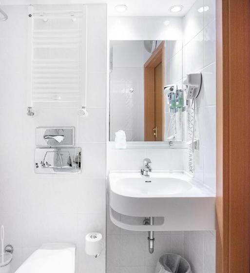 اتاق استاندارد یک نفره, Mercure Opole