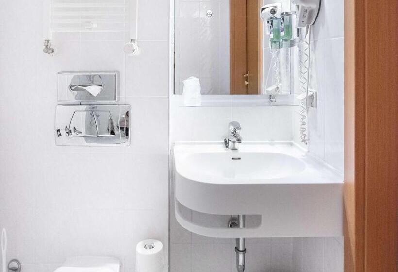 اتاق استاندارد یک نفره, Mercure Opole