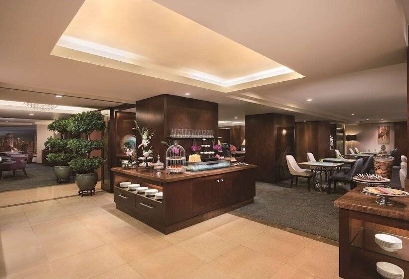 Номер Клуб, Shangri La Shenzhen   Nearby Luohu Border, Outdoor Swimming Pool