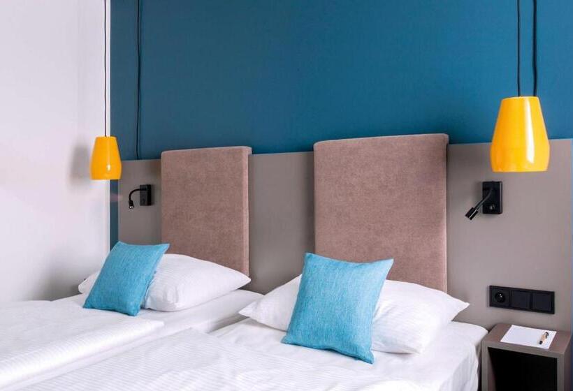اتاق استاندارد با اتاق نشیمن, Vienna House Easy By Wyndham Cracow