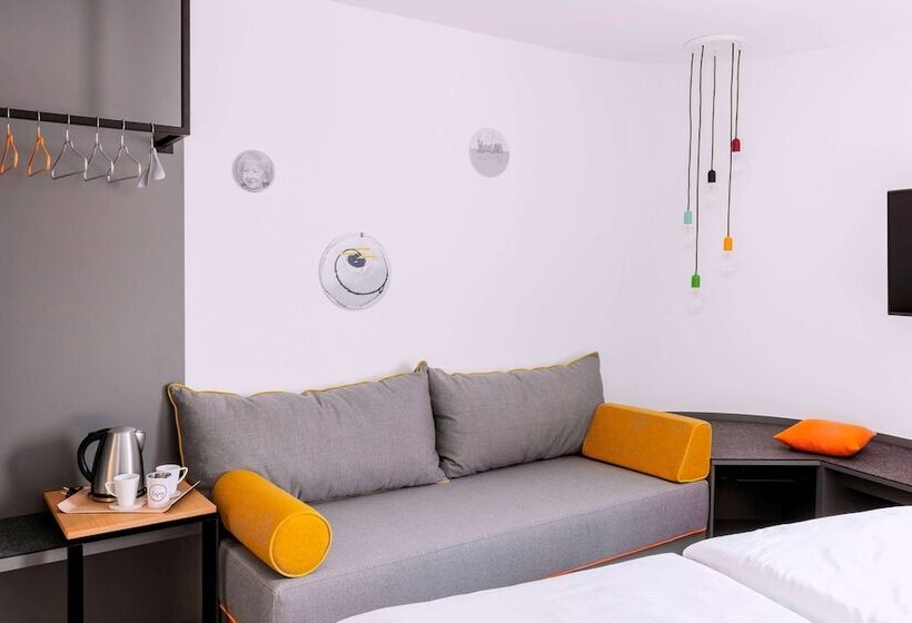 اتاق استاندارد با اتاق نشیمن, Vienna House Easy By Wyndham Cracow