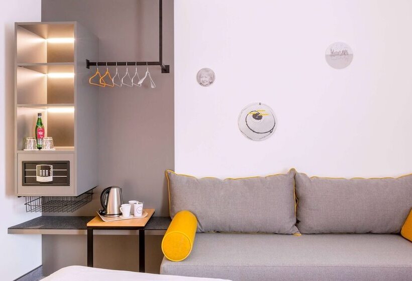 اتاق استاندارد با اتاق نشیمن, Vienna House Easy By Wyndham Cracow