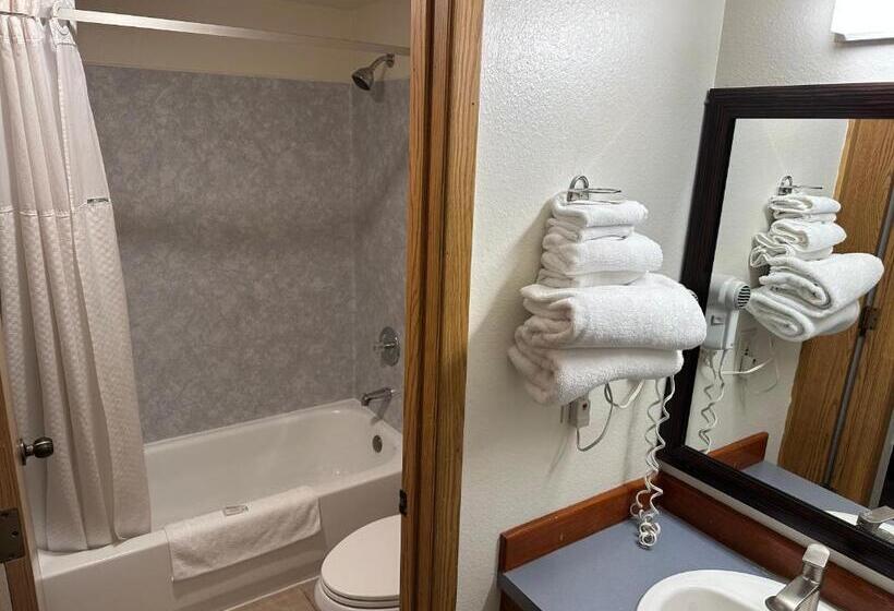 Четырехместный Номер Стандарт, Econo Lodge Edmonds North Seattle
