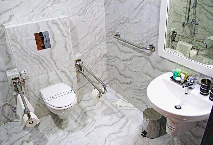 سوییت جونیور, Bahrain International
