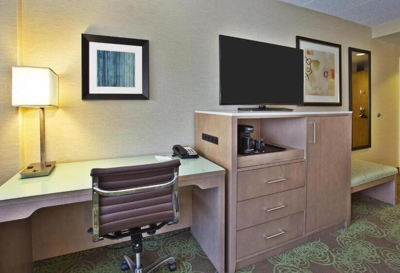 Люкс Кровать Кинг, Crowne Plaza Lansing, An Ihg