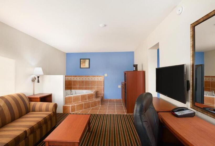 Deluxe Suite King-Size Franciággyal, Days Inn By Wyndham Champaign/urbana
