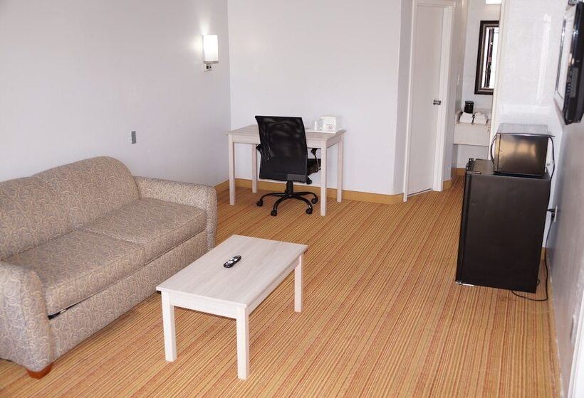 Люкс, Days Inn & Suites By Wyndham Colonial