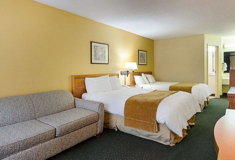 Номер Deluxe, Days Inn & Suites By Wyndham Colonial