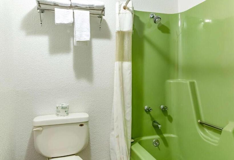 Четырехместный Номер Deluxe, Motel 6 Fond Du Lac, Wi