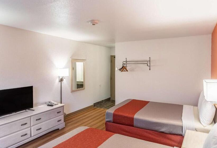 Четырехместный Номер Deluxe, Motel 6 Fond Du Lac, Wi