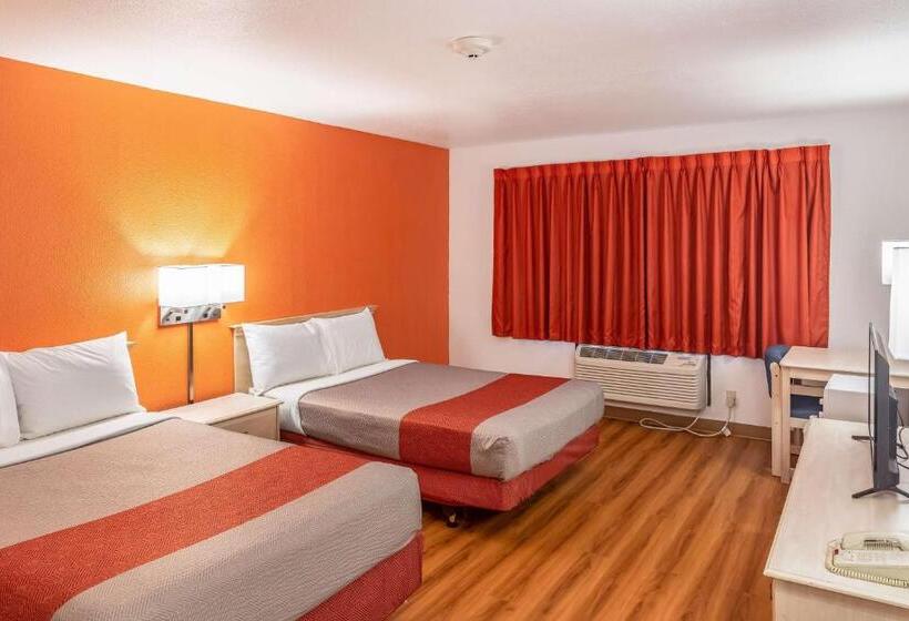 Номер Deluxe, Motel 6 Fond Du Lac, Wi