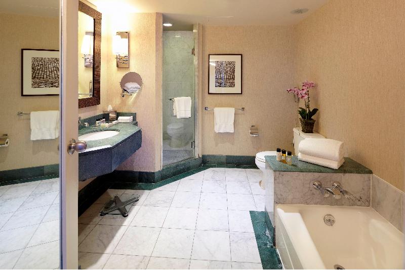 キングサイズベッドのデラックスルーム, Intercontinental Montreal, An Ihg