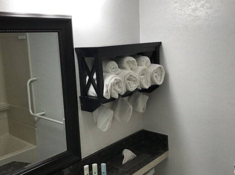 Номер Стандарт 2 Двуспальные Кровати, Quality Inn Cromwell  Middletown