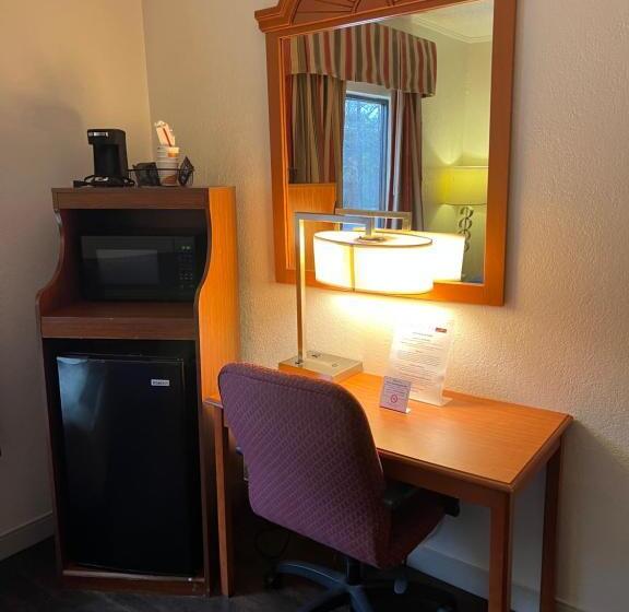 Люкс, Quality Suites Altavista   Lynchburg South
