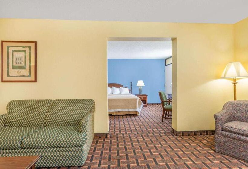 Люкс Deluxe Кровать Кинг, Days Inn By Wyndham Mocksville