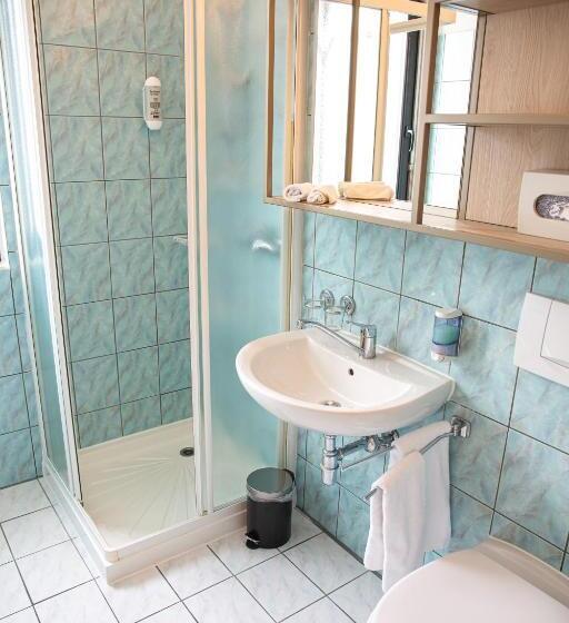 Comfort room with balcony, Nessi Locarno