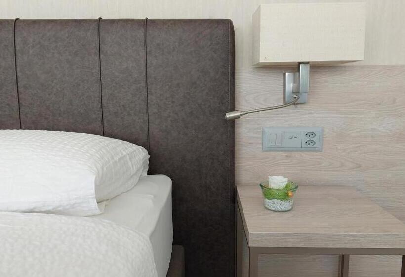 Comfort room with balcony, Nessi Locarno