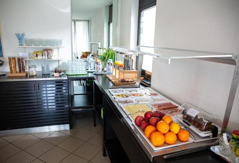 Comfort room with balcony, Nessi Locarno