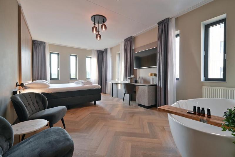 سوییت جونیور, Alkmaar