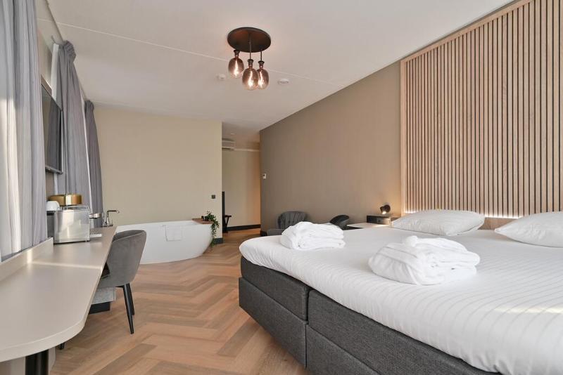 سوییت جونیور, Alkmaar