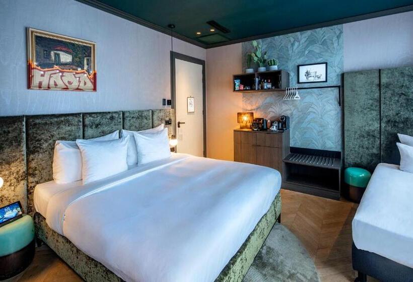 اتاق استاندارد سه نفره, The Highlander Amsterdam