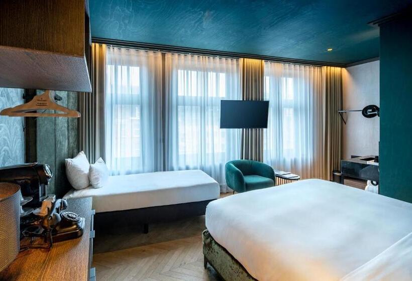 اتاق استاندارد سه نفره, The Highlander Amsterdam