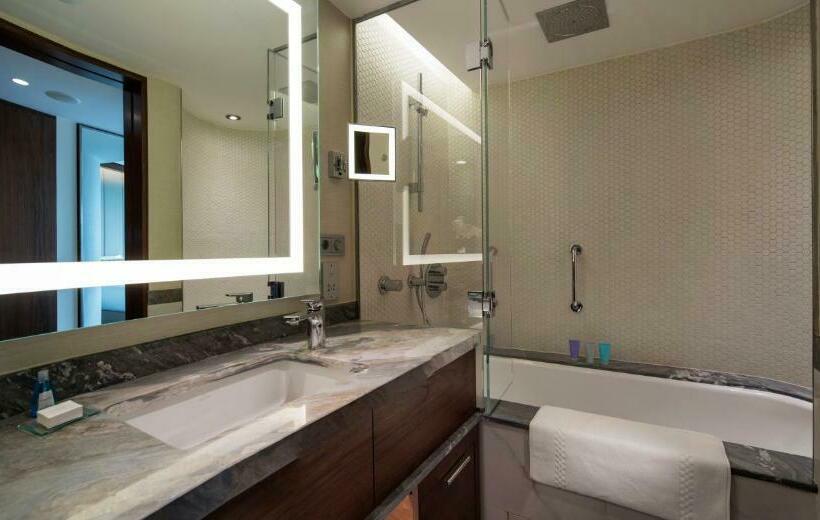 Deluxe Room, Conrad Istanbul Bosphorus
