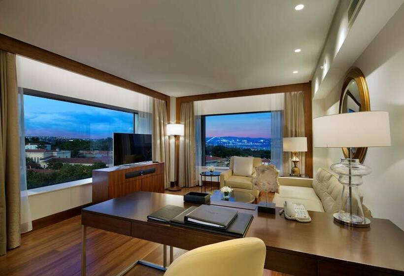 Deluxe Suite, Conrad Istanbul Bosphorus