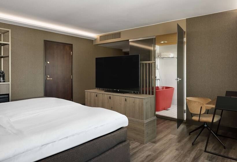 Президентский Люкс, Radisson Blu Marina Palace Hotel, Turku