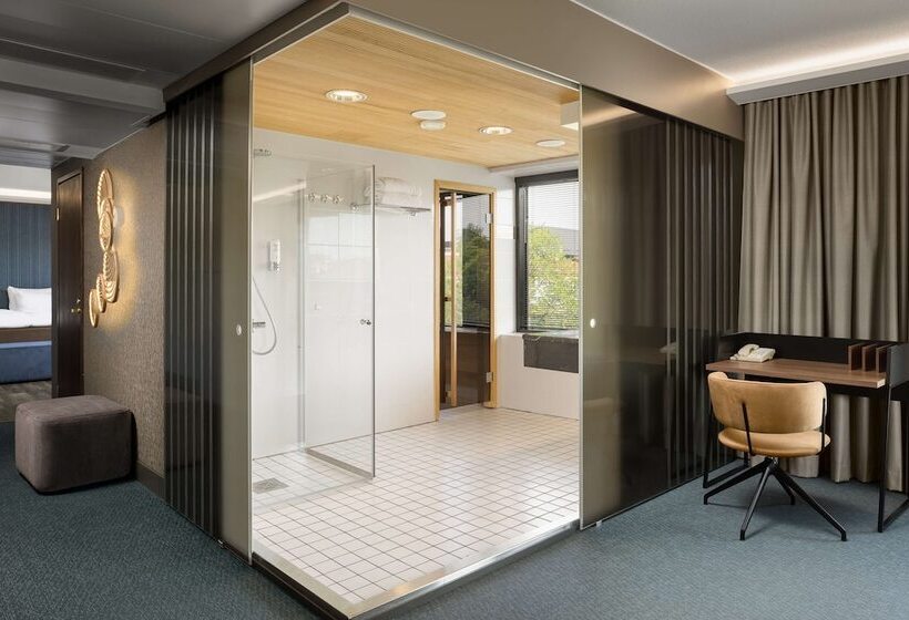 Президентский Люкс, Radisson Blu Marina Palace Hotel, Turku