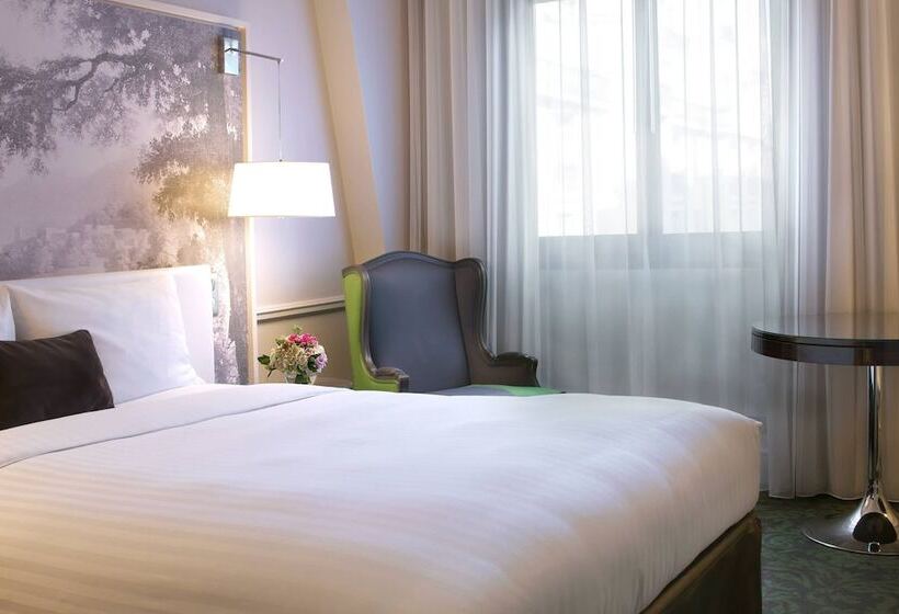 Номер Deluxe, Renaissance Paris Nobel Tour Eiffel