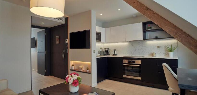 آپارتمان سوپریور 1 خوابه, Roi De Sicile   Rivoli    Luxury Apartment