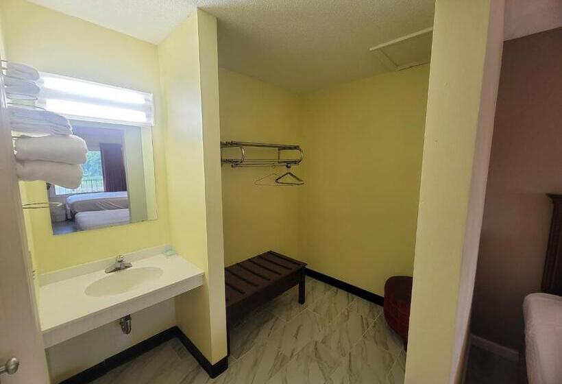 Номер Стандарт, Elk Inn Motel