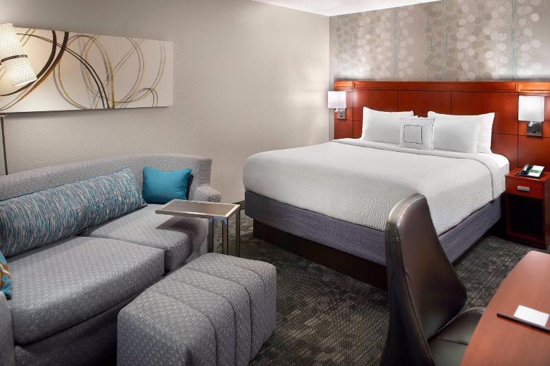 Стандартный Номер Кровать Кинг, Courtyard By Marriott Fayetteville