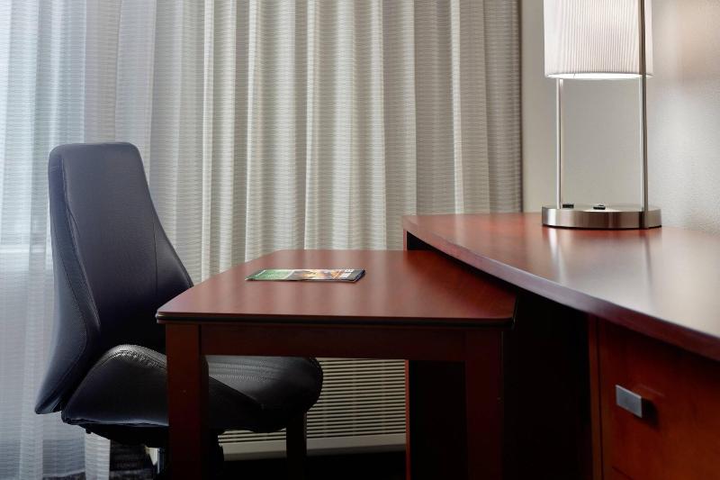 Стандартный Номер Кровать Кинг, Courtyard By Marriott Fayetteville
