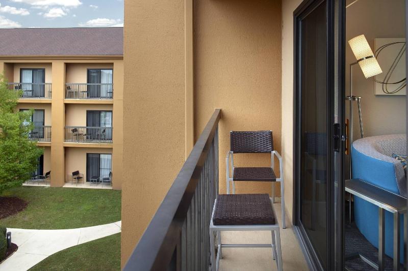 Люкс Кровать Кинг, Courtyard By Marriott Fayetteville