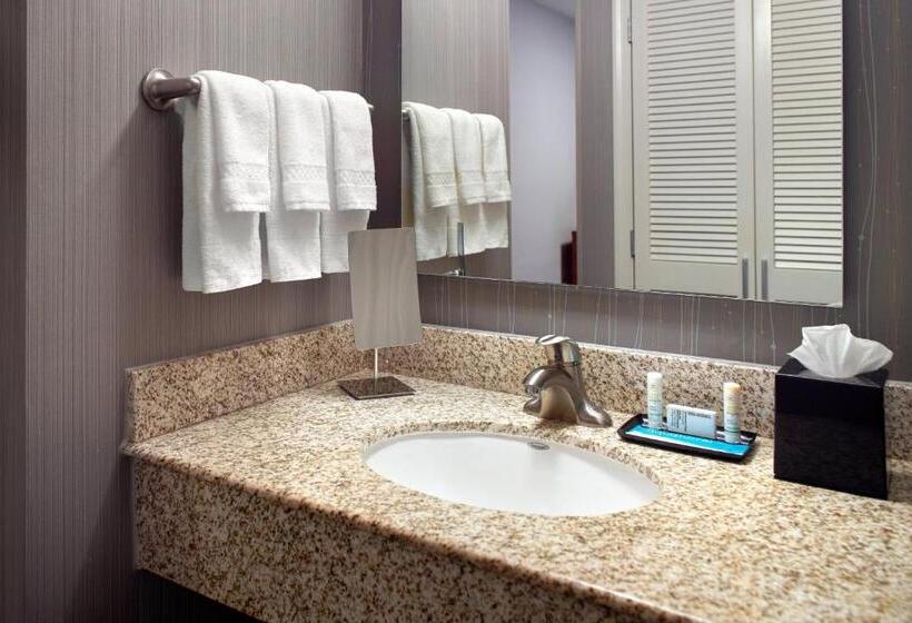 Номер Стандарт, Courtyard By Marriott Fayetteville