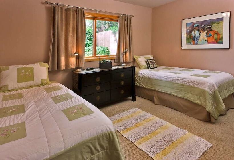 Вилла 1 Спальня, Flanigan`s Resort And Spa