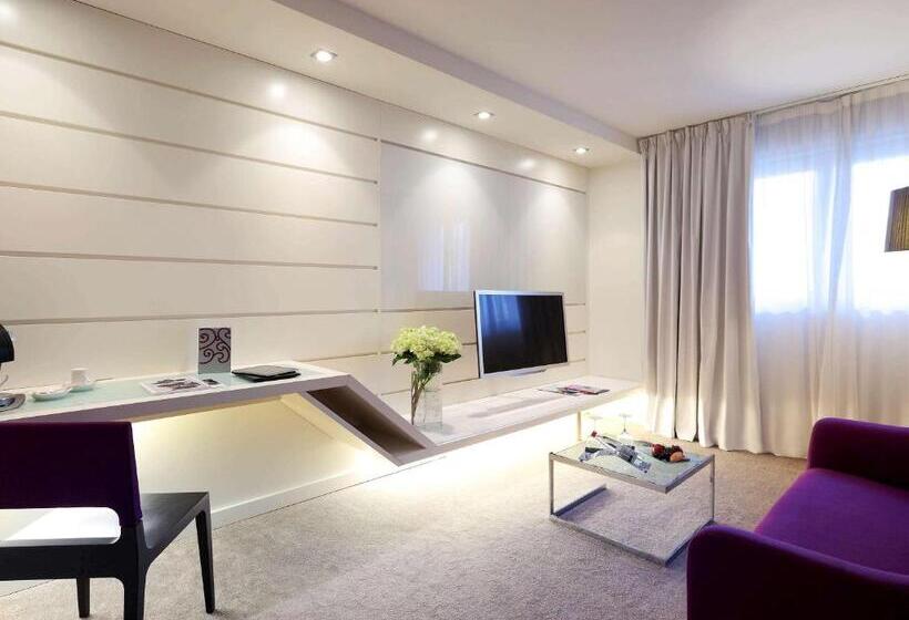 주니어 스위트 풀장 전망, Grand Hôtel Roi René Aix En Provence Centre   Mgallery